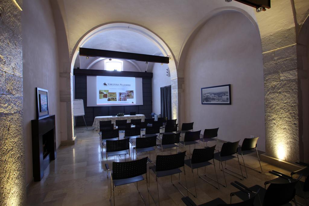 Foresteria Pellegrino Andria Bagian luar foto